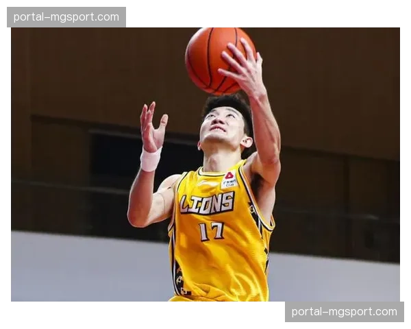 孙铭徽场均8.6助攻2.1抢断 组织串联效率值创新高